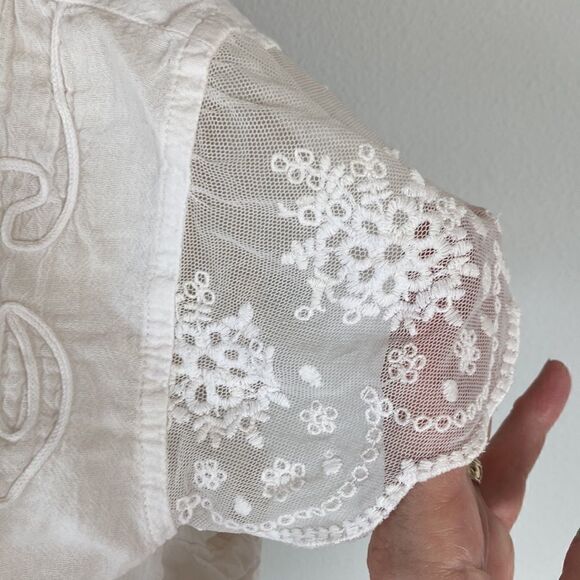 Gretty Ziegler White medium lace cap sleeve scoop neck top with ruffled bottom - Picture 4 of 8